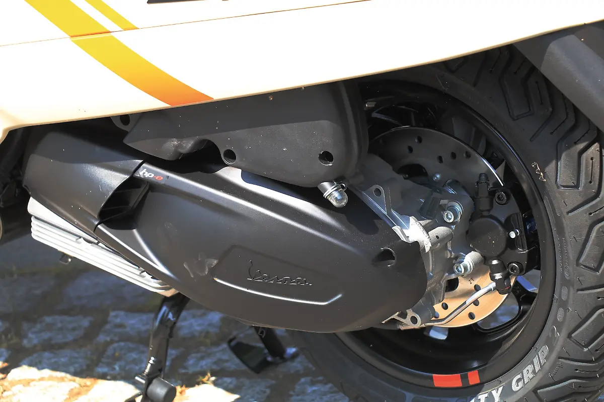 Vespa-GTV-300-FotoRKM-04