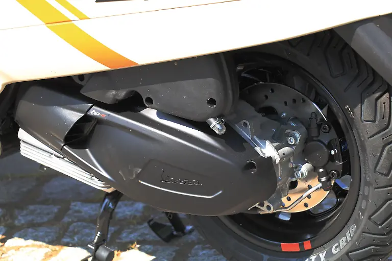 Vespa-GTV-300-FotoRKM-04