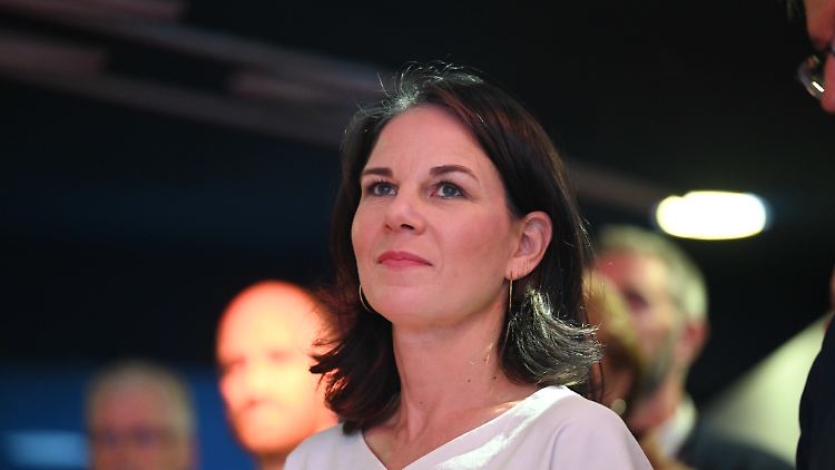 Außenministerin Baerbock ruft auf, "in unsere eigene Sicherheit und Stärke investieren".