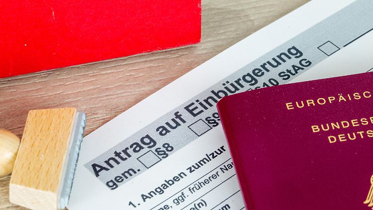 Mit der Einführung des neuen Gesetzes werden sich die Verfahren zur Einbürgerung nicht beschleunigen lassen - im Gegenteil. 