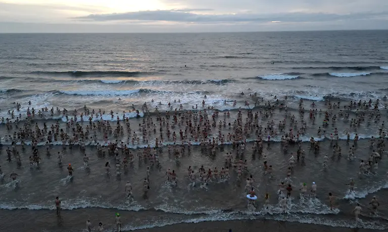 2023-09-24T071951Z-50325662-RC2VE3ALHREK-RTRMADP-3-BRITAIN-EQUINOX