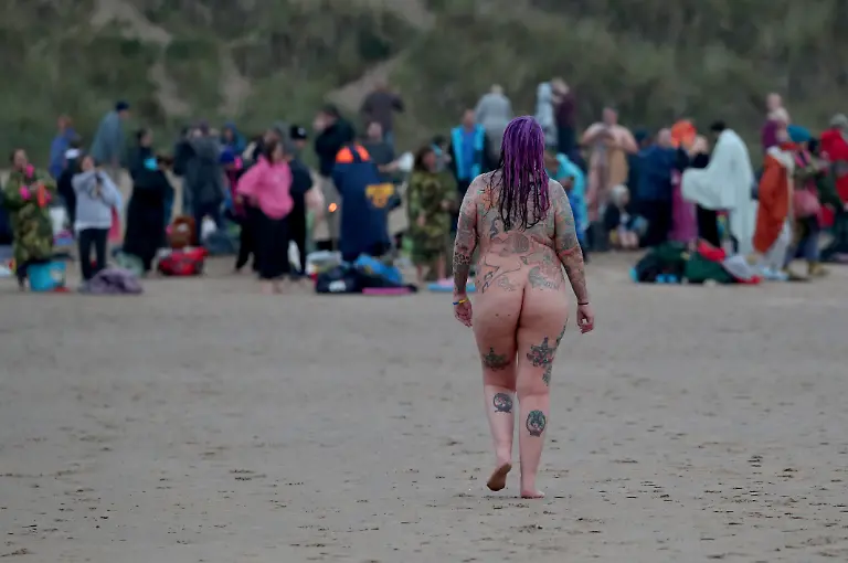 2021-09-19T074850Z-932278092-RC2VSP9CF211-RTRMADP-3-BRITAIN-DAILYLIFE