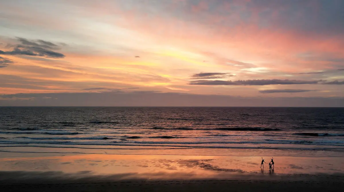 2023-09-24T075251Z-1082381535-RC2UE3AE6OAX-RTRMADP-3-BRITAIN-EQUINOX