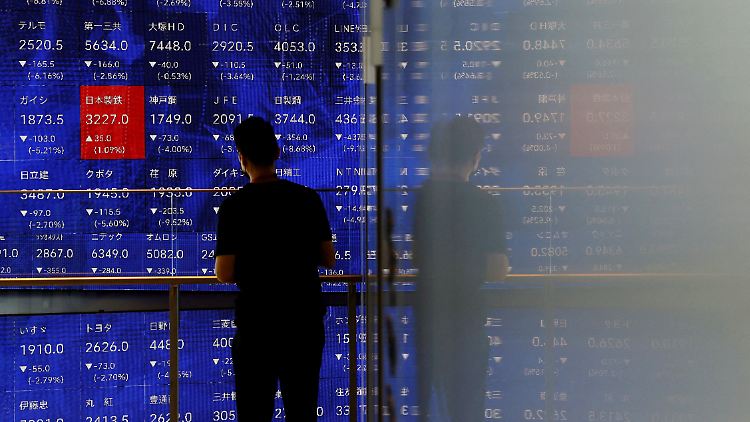 Japans Aktienmarkt muss den schlimmsten Tag seit 35 Jahren verkraften.
