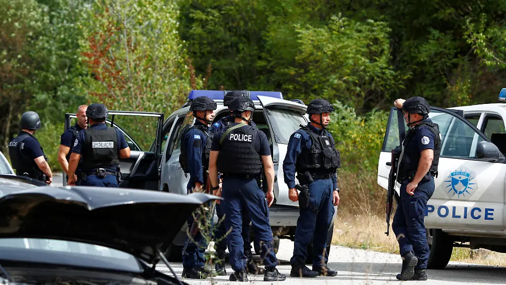 2023-09-24T112747Z-81971228-RC2ZE3ARU7EL-RTRMADP-3-KOSOVO-SERBIA-SHOOTING