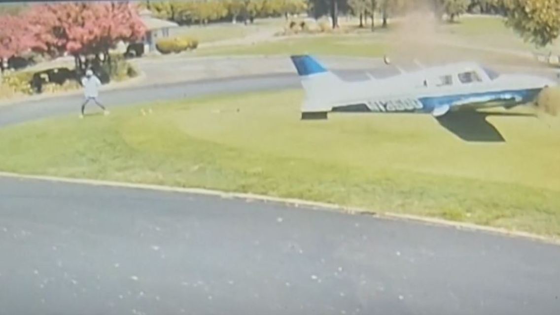 FlugzeugGolfplatz.JPG