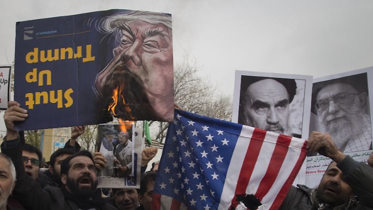Der Tod des beliebten Generals Soleimani löste im Iran wütende Proteste aus.