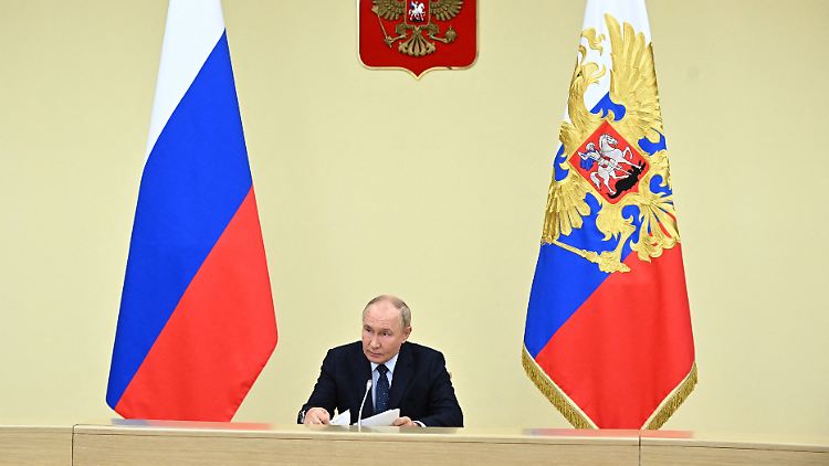 Im überfallenen Nachbarland dürfte sich das Mitleid in Grenzen halten: Putin verurteilt den Beschuss von Wohnhäusern durch Raketen.