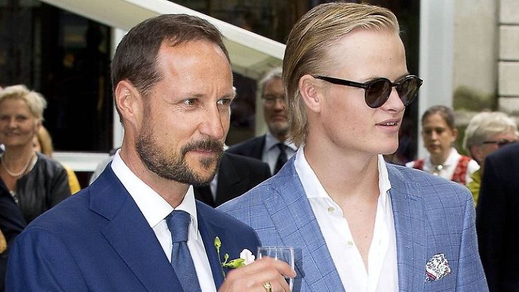 Prinz Haakon will sich nicht in den Fall um seinen Stiefsohn einmischen.