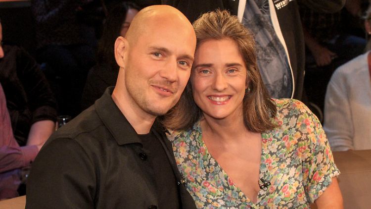 Gefeiert wird in Paris: Oliver Petszokat und seine Frau Pauline.