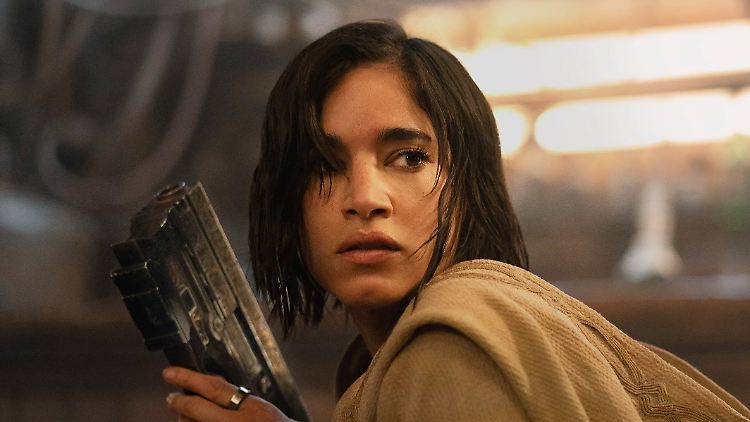 Weltraum-Kriegerin Kora (Sofia Boutella) im "Rebel Moon - Director's Cut".