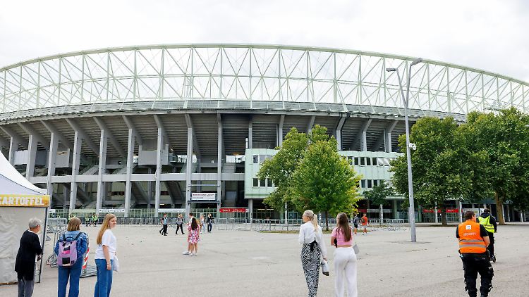 Die Konzerte müssen ausfallen, da es Hinweise gab, dass der Haupttäter vor dem Stadion zuschlagen wollte.