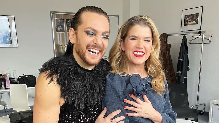 Haben gut Lachen, machen aber Podcast-Fans traurig: Riccardo Simonetti und Anke Engelke