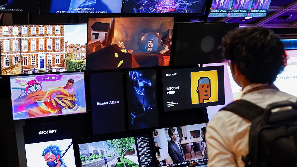 2023-04-13T043147Z-2134087714-RC2ED0ADQF0S-RTRMADP-3-CRYPTO-HONG-KONG