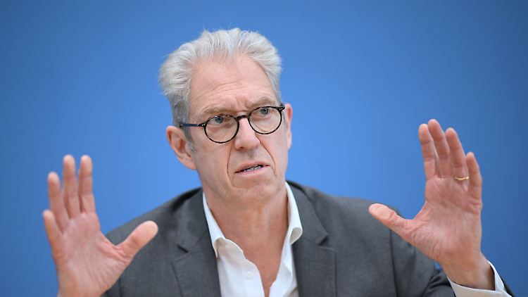"Man hat diejenigen, die sich nicht haben impfen lassen, zu sehr stigmatisiert", erklärte Kassenärzte-Chef Gassen.