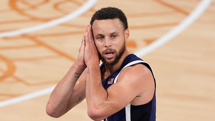 Schlaf gut, Frankreich. Stephen Curry versenkte einen Wahnsinnsdreier zur "guten Nacht".