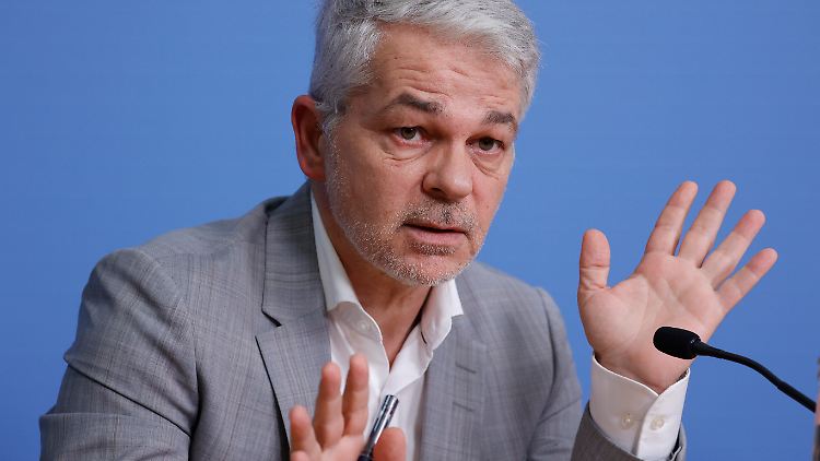 Politikwissenschaftler Masala ist unsicher, wie er die ukrainische Offensive einordnen soll.