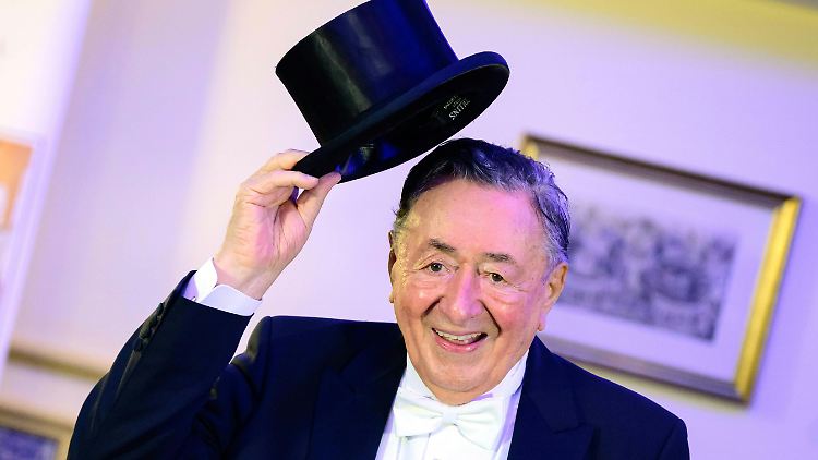 Ex-Partnerinnen und Politiker trauern um Richard "Mörtel" Lugner.