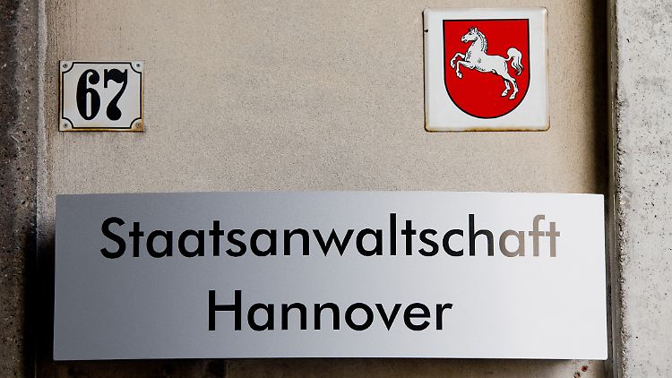 Die Ermittler aus Hannover kamen dem mutmaßlichen Täterring durch eine Wohnungsdurchsuchung bei einem der Verdächtigen auf die Spur.