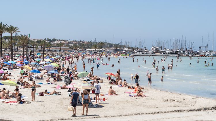Von einer Abkühlung kann bei über 31 Grad Wassertemperatur derzeit kaum die Rede sein. 