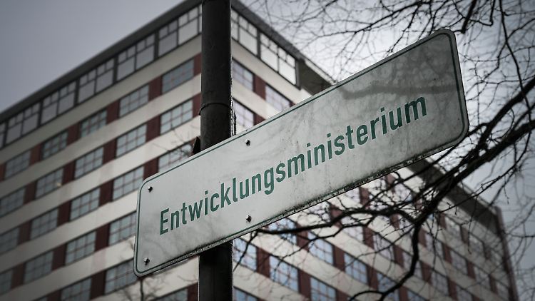 Nach den Plänen der Liberalen soll das Entwicklungsministerium kein eigenständiges Ressort mehr sein, wie das Nachrichtenportal Politico berichtet.