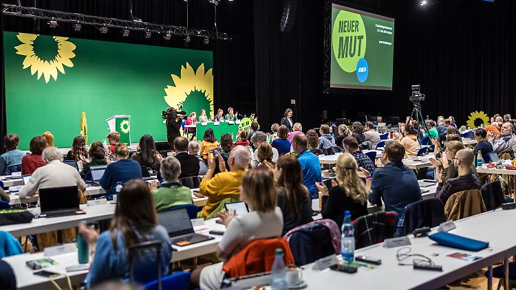 Die Delegiertenkonferenz der Grünen im März bei der Abstimmung zur Landesliste für die im Herbst stattfindende Landtagswahl in Brandenburg.