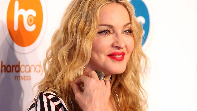 Gleichaltrige Typen sind nichts für die lebensfrohe Madonna. 