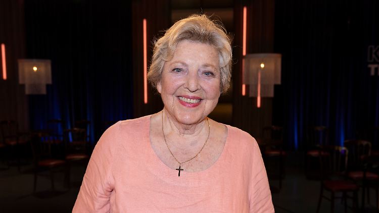 Lässt sich von einem Oberschenkelhalsbruch nicht unterkriegen: Marie-Luise Marjan.