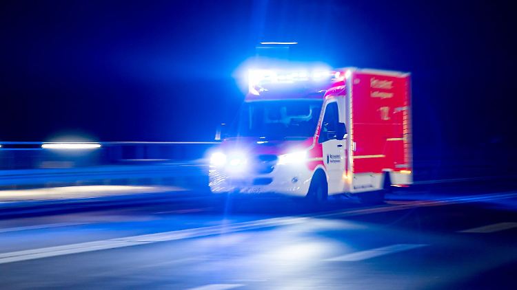 Damit im Notfall schnell jemand vor Ort ist, leisten Sanitäter Bereitschaftsdienste.