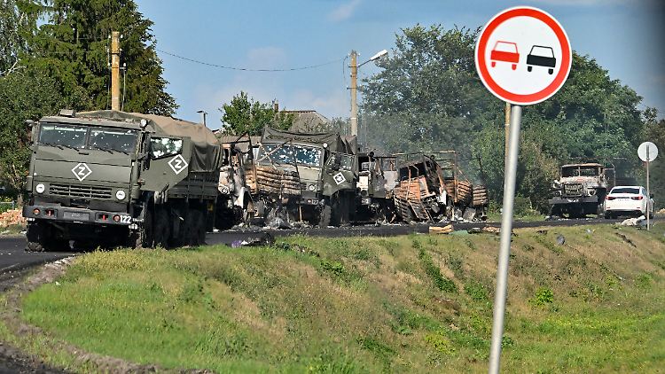 Eine zerstörte russische Militärkolonne in der Region Kursk. "Die Russen machen viele Fehler", sagt ein Soldat, der auf der ukrainischen Seite im Grenzgebiet kämpft. 