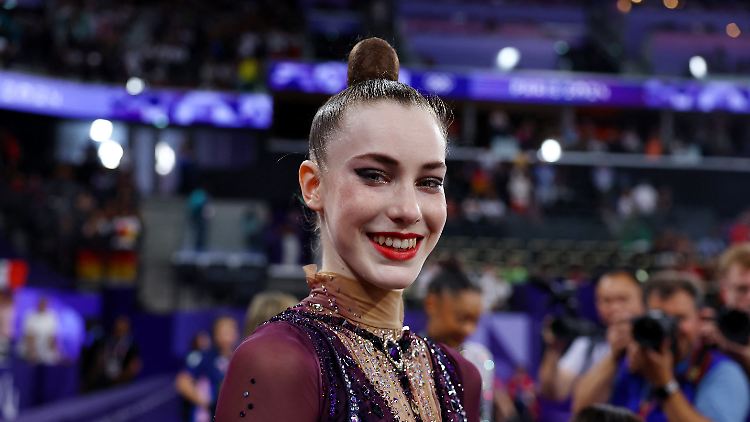 Darja Varfolomeev setzte für ihren Gold-Traum mit der Schule aus und holt die 10. Klasse nun nach.