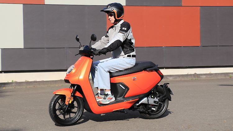 Der Elektroroller Niu MQi GT 100 ist mit etwa 5000 Euro fair eingepreist.