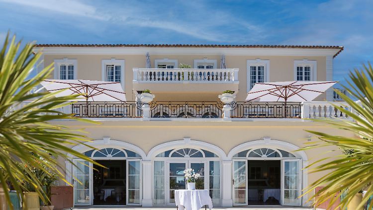 Die Villa Belrose in Saint Tropez gehört zur Althoff Collection und wird seit 24 Jahren von Direktor Robert van Straaten geleitet.