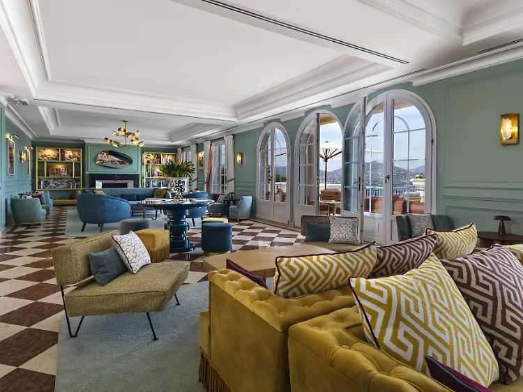 In Saint Tropez leben die Reichen und Schönen - hinter hohen Zäunen oder in der Villa Belrose.