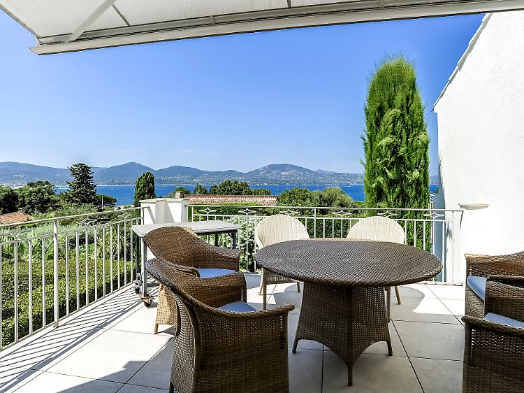 Die 16 Privatvillen, Althoff Bellevue Villa Rental, bieten absolute Privatsphäre, schöne Ausblicke und sogar je einen eigenen Pool.