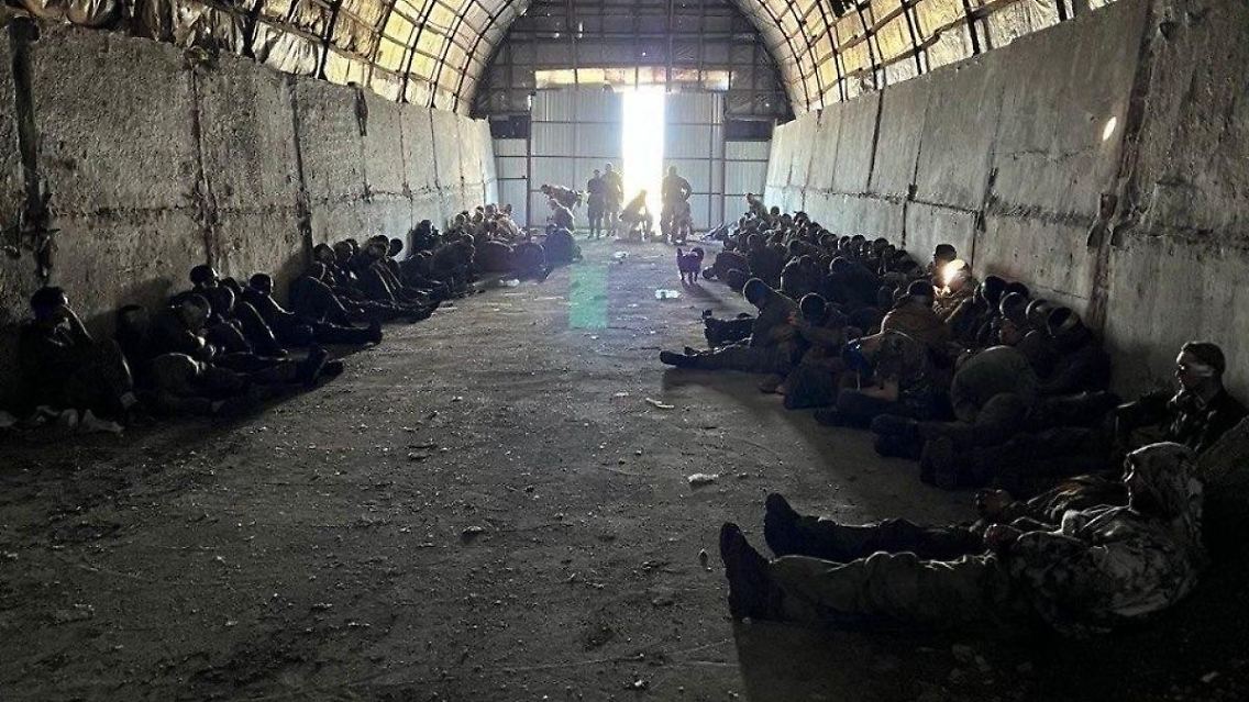 Die Ukraine will an einem Tag über 100 russische und tschetschenische Soldaten im Gebiet Kursk gefangen genommen haben.