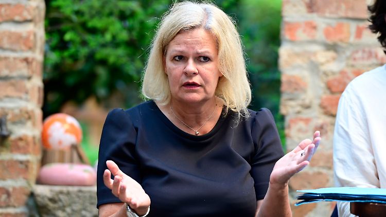 Bundesinnenministerin Faeser nennt die Gerichtsentscheidung einen "normalen Vorgang". 