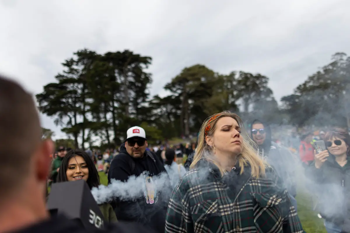 2022-04-21T025419Z-868097857-RC2BRT9E6O47-RTRMADP-3-USA-MARIJUANA