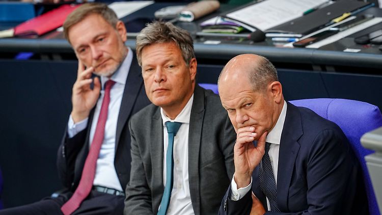 Werden sich beim Haushalt 2025 einig werden müssen. Christian Lindner, Robert Habeck und Olaf Scholz. 