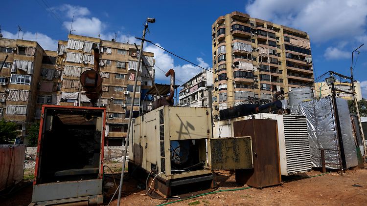Während der staatliche Stromversorger im Libanon kein Geld für Treibstoffimporte hat, verdienen andere Akteure am Verkauf von Dieselgeneratoren und dem Strom daraus. 