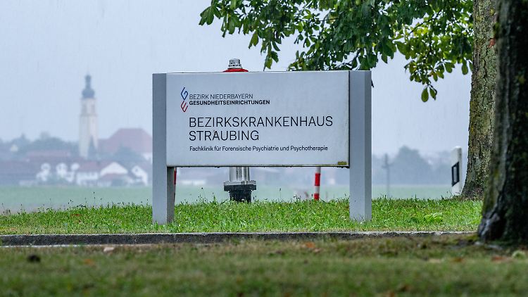 Das Bezirkskrankenhaus am Stadtrand von Straubing hat 230 Therapieplätze.  