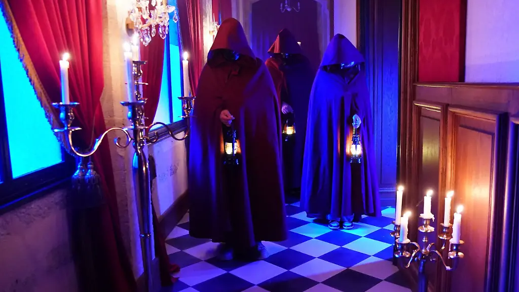 Die-kuttigen-Verraeter-machen-sich-auf-den-Weg-in-die-Konklave-Quelle-RTL-Stefan-Gregorowius