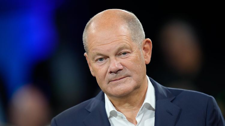 "Wir setzen die Unterstützung fort: mit einem 50-Milliarden-Euro-Kredit, den wir mit den G7 auf den Weg bringen", betonte Scholz.