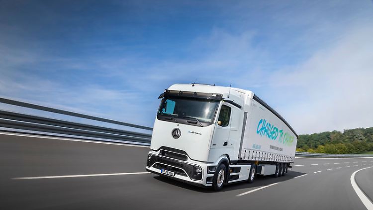 Sauberer Kraftprotz: Dem eActros600 hat Mercedes 816 PS mitgegeben.