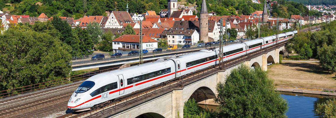 390557681.jpg