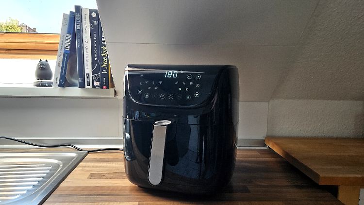 Wir testen die Heißluftfritteuse Silvercrest Smart XL von Lidl im Alltag.
