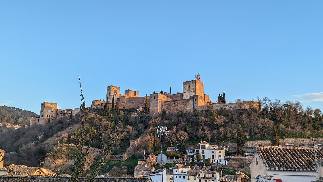 Die Burganlage Alhambra.