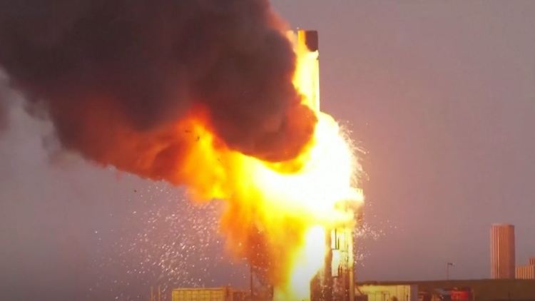 Deutsche Rakete Explosion in Schottland Triebwerk.jpg