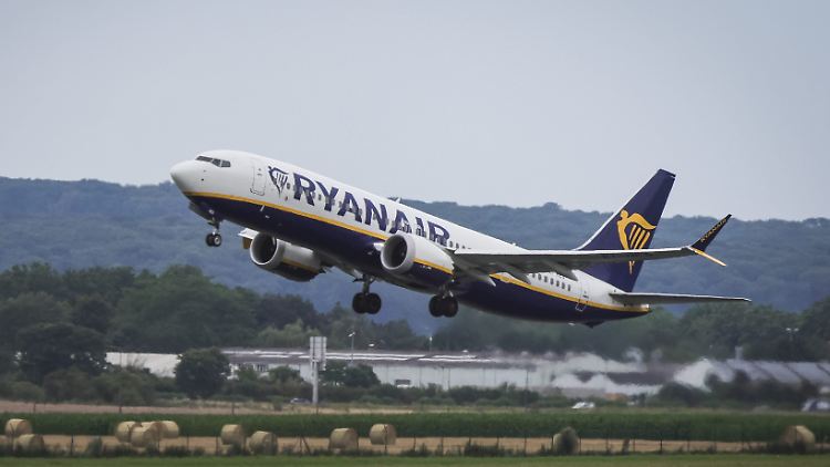 Sinkt die Zahl der angebotenen Sitzplätze bei Ryanair in Deutschland 2025 um zehn Prozent?