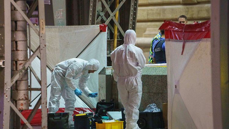 Als der 27-Jährige nach einem Schuss zu Boden ging, schoss ihm der Täter noch zweimal in den Kopf.